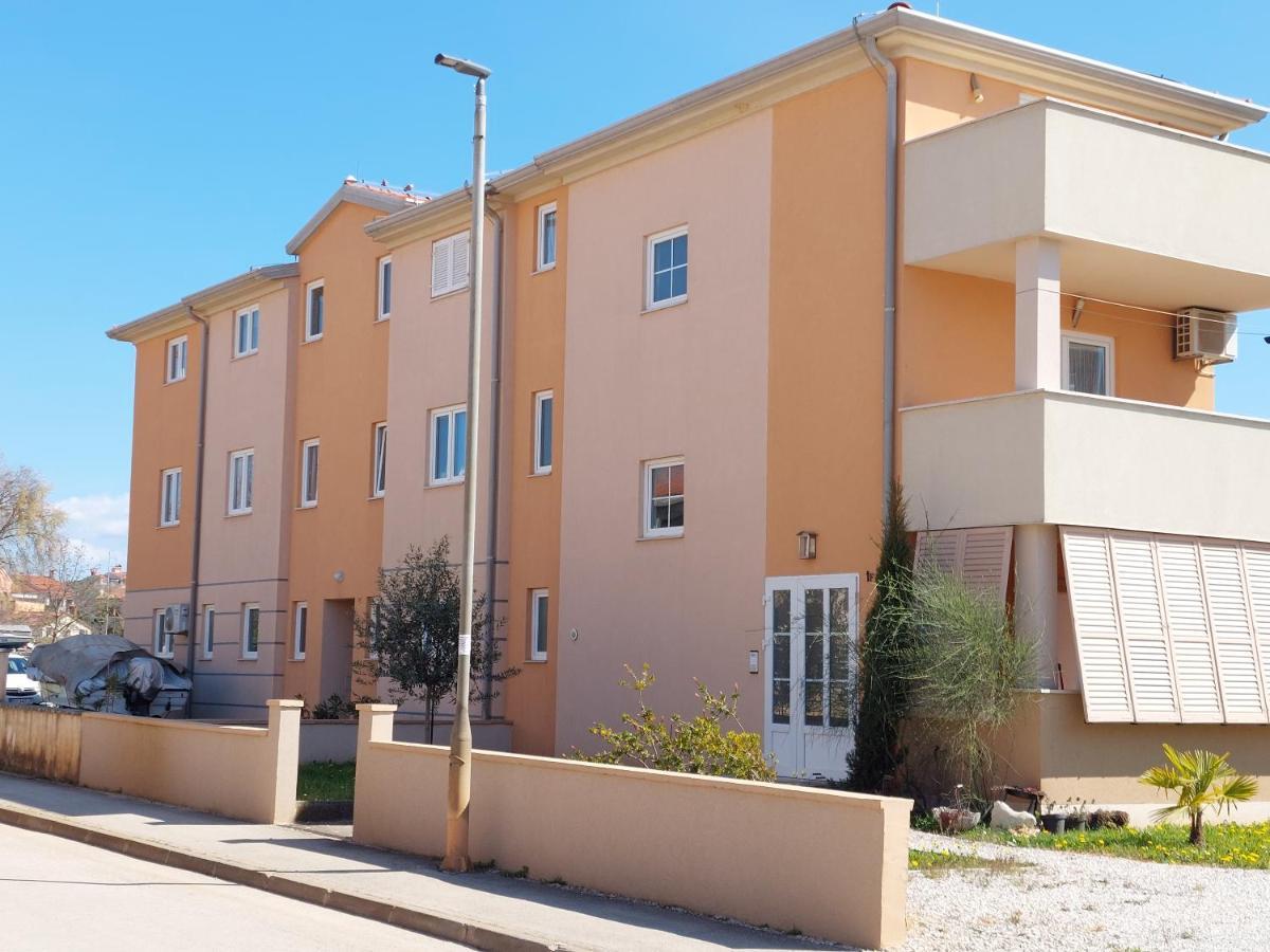 Apartment Julia Фунтана Екстериор снимка